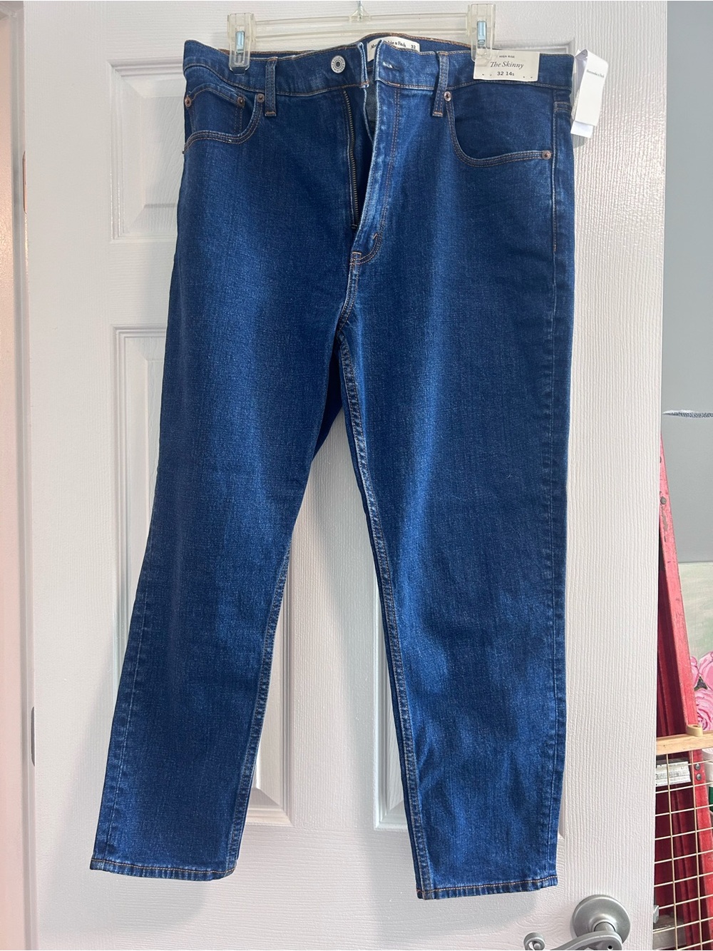 Abercrombie Women’s 14 Short Skinny High Rise Jeans